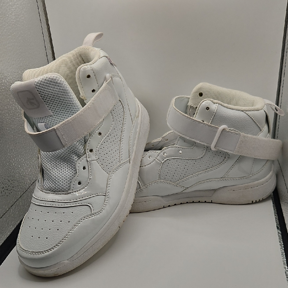 And1 Women's Basketball Shoes, 7 1/2 US